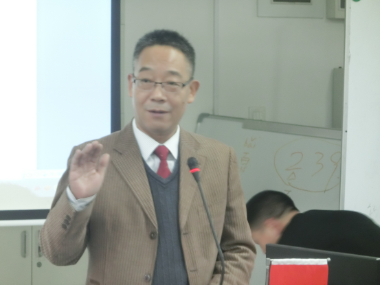 常务副院长周世兴在发言