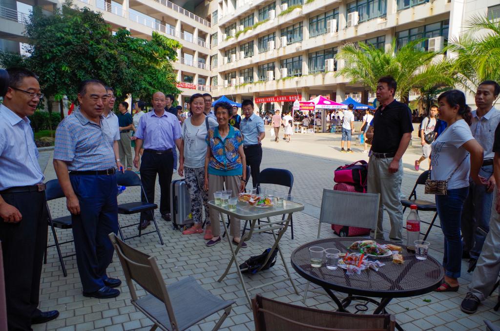 校长贾益民考察我院迎新情况