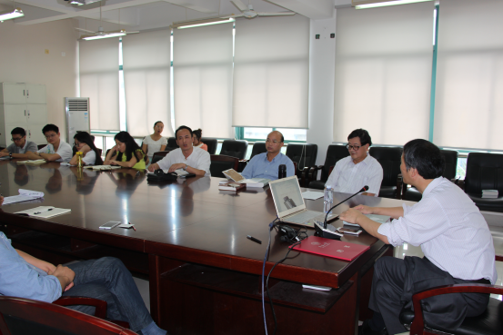 方教授与现场师生交流