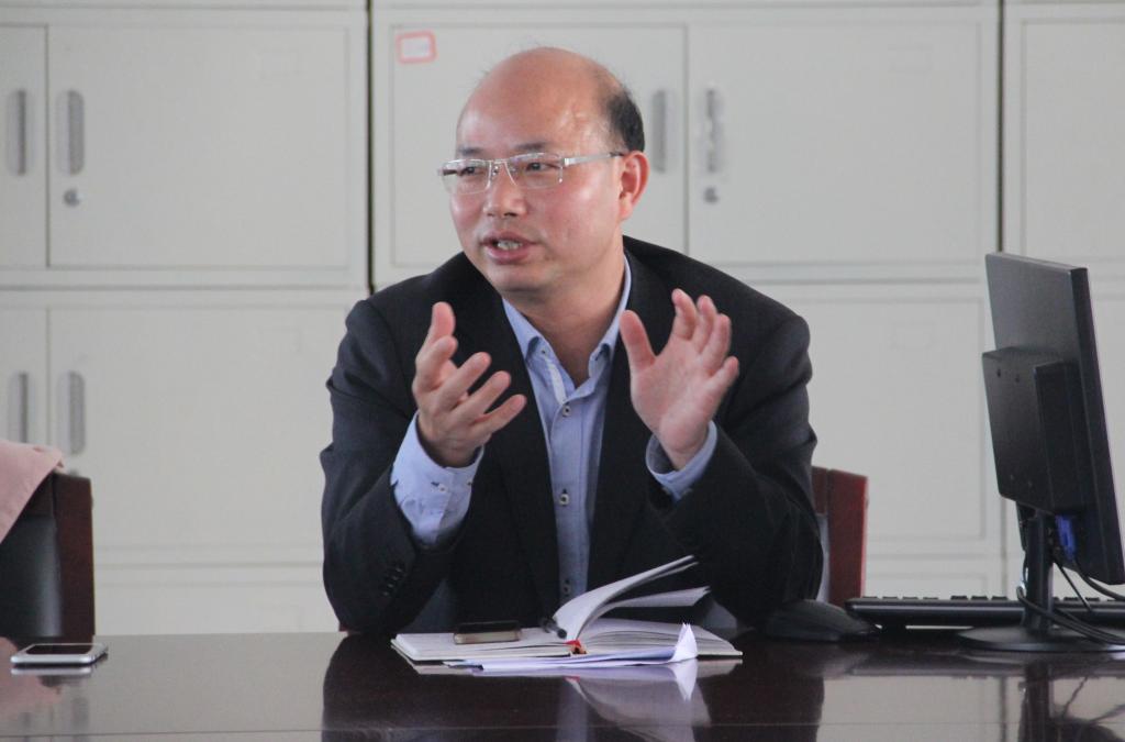 张灯副书记在布置工作